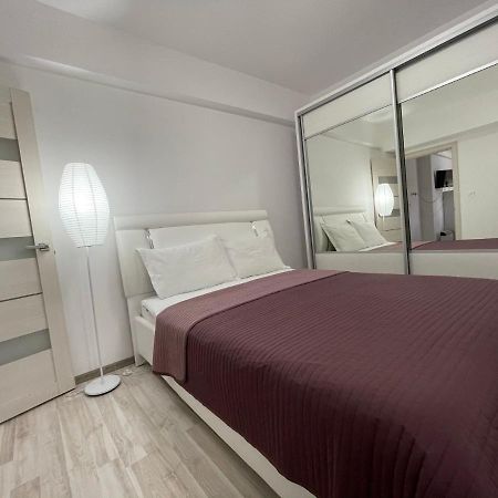 Renting Solutions Iulius Mall ยาช ภายนอก รูปภาพ