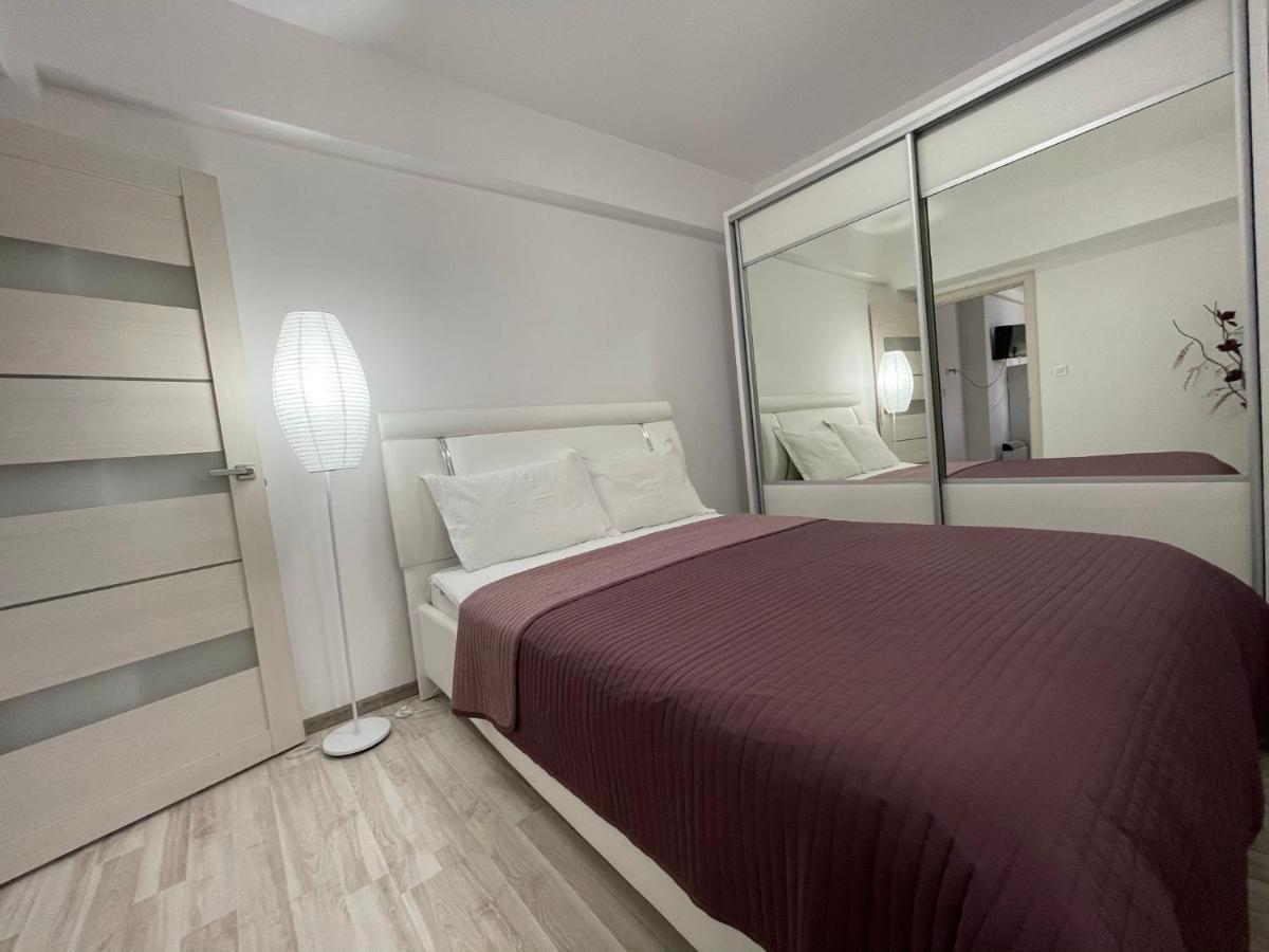 Renting Solutions Iulius Mall ยาช ภายนอก รูปภาพ