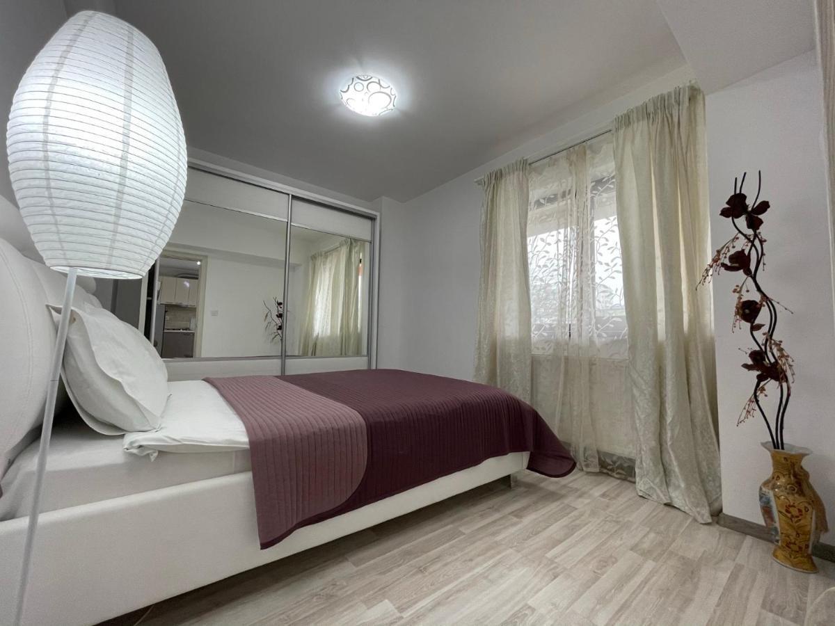 Renting Solutions Iulius Mall ยาช ภายนอก รูปภาพ