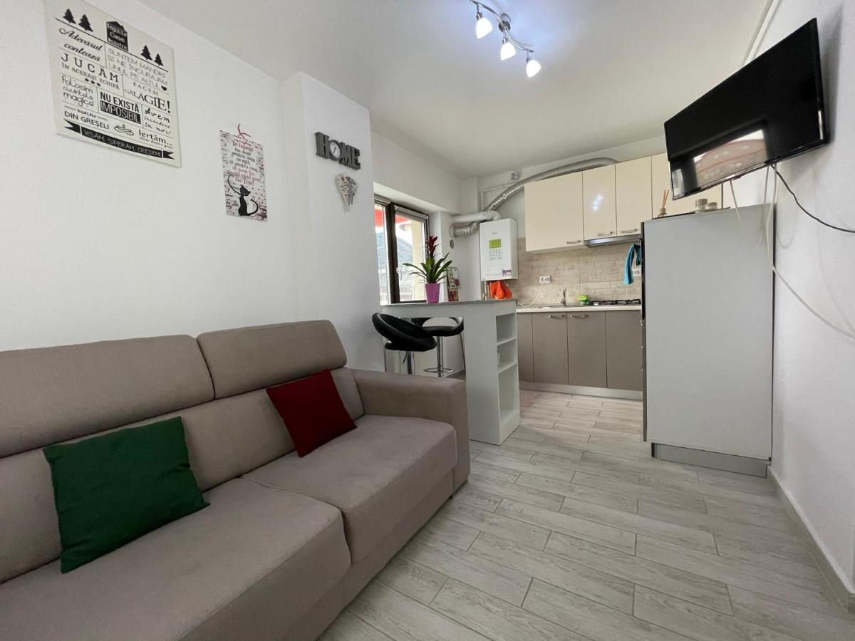 Renting Solutions Iulius Mall ยาช ภายนอก รูปภาพ