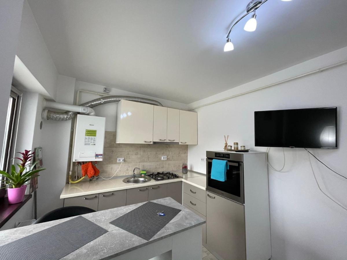 Renting Solutions Iulius Mall ยาช ภายนอก รูปภาพ