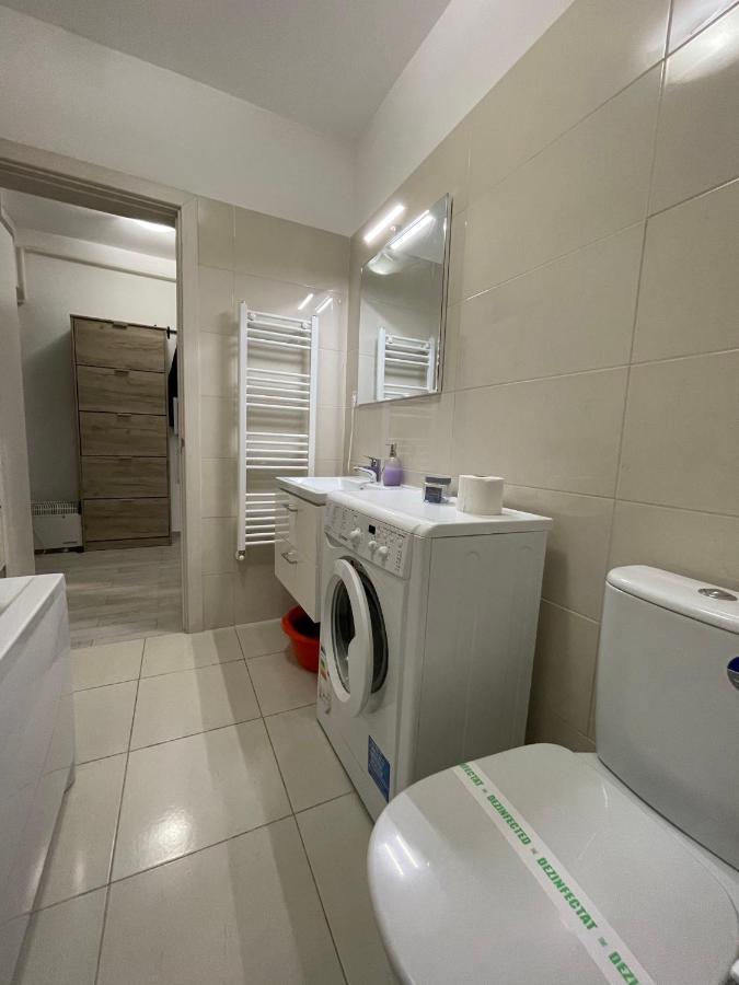 Renting Solutions Iulius Mall ยาช ภายนอก รูปภาพ